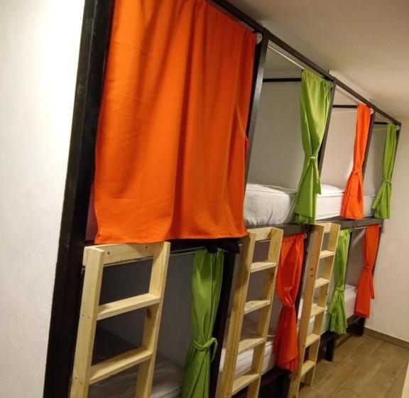 تختخواب و صبحانه Casa Escalante Hostel