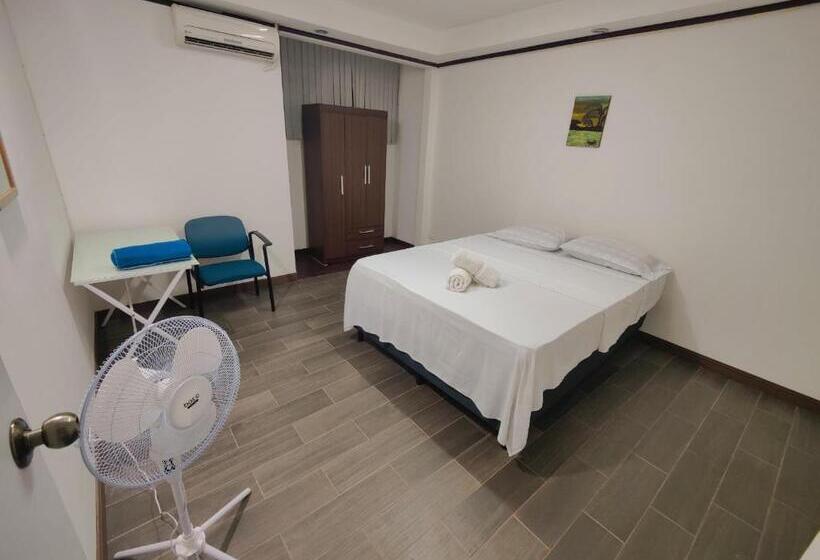 تختخواب و صبحانه Casa Escalante Hostel