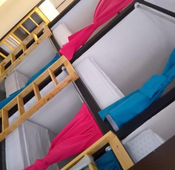 تختخواب و صبحانه Casa Escalante Hostel