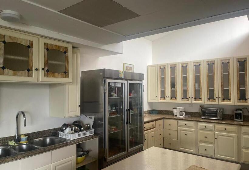 تختخواب و صبحانه Casa Escalante Hostel