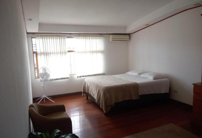 تختخواب و صبحانه Casa Escalante Hostel