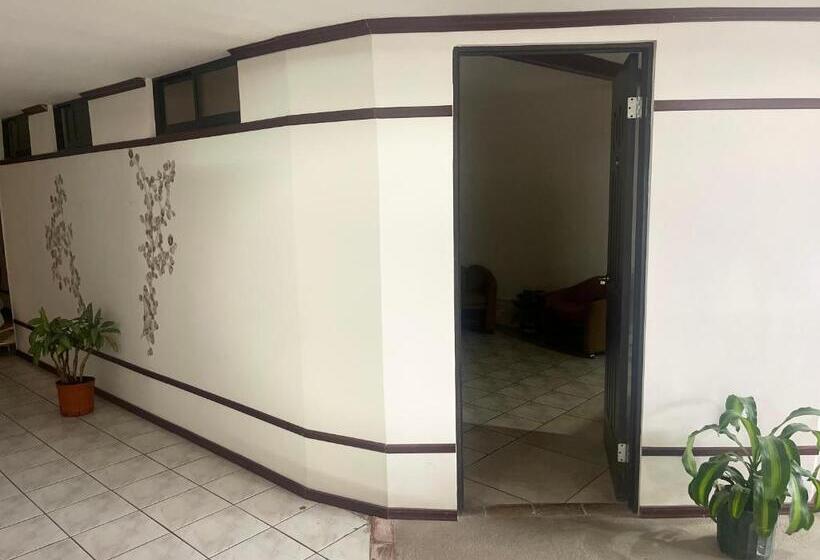 تختخواب و صبحانه Casa Escalante Hostel