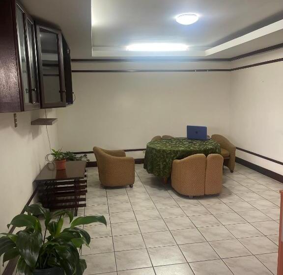 تختخواب و صبحانه Casa Escalante Hostel