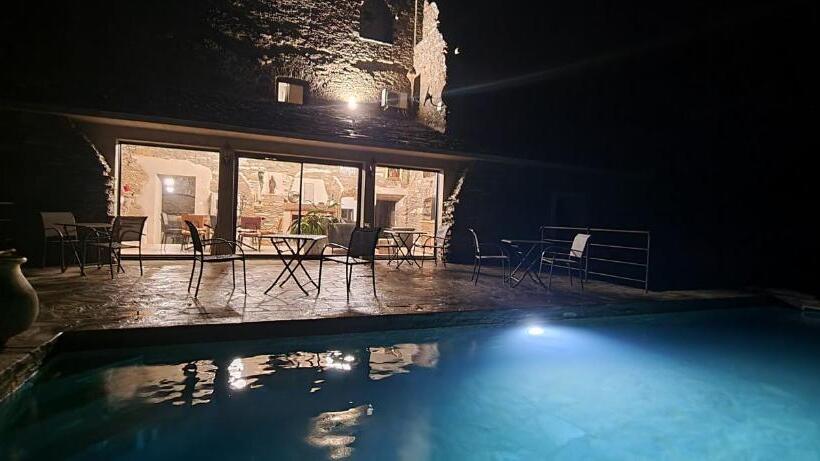 ベッドアンドブレックファースト Domaine Colonna Santini ,chambre D Hôtes Piscine, Sauna, Spa