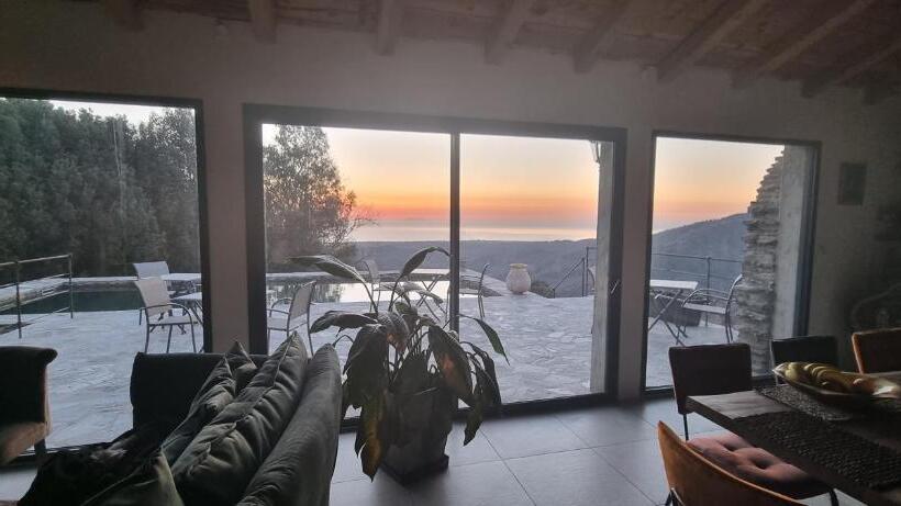 ベッドアンドブレックファースト Domaine Colonna Santini ,chambre D Hôtes Piscine, Sauna, Spa