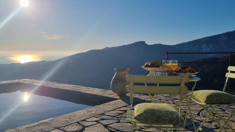 ベッドアンドブレックファースト Domaine Colonna Santini ,chambre D Hôtes Piscine, Sauna, Spa