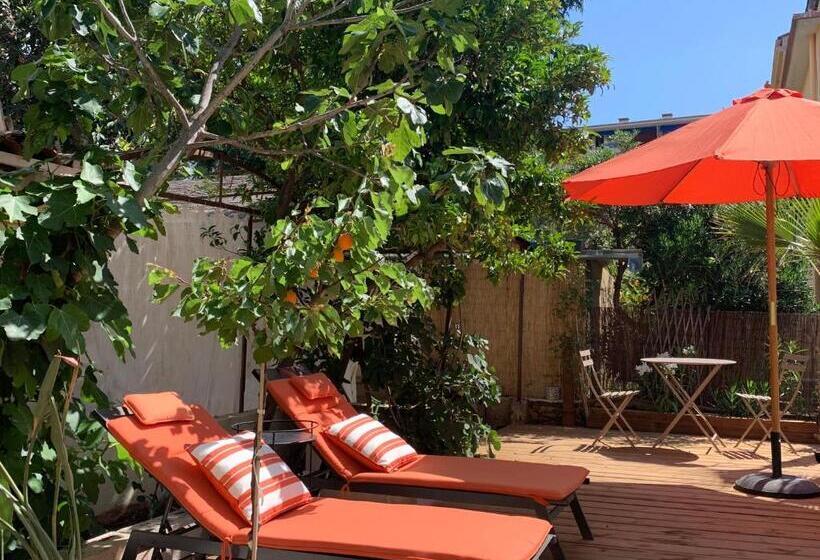 Bed and Breakfast La Villa Des Amandiers