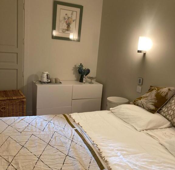 Bed and Breakfast La Villa Des Amandiers