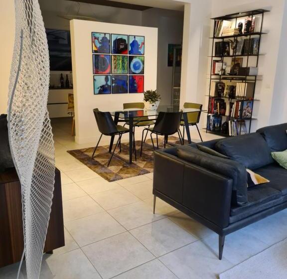 تختخواب و صبحانه Suite Indépendante Avec 1 Chambre Et 1 Bureau