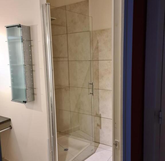 تختخواب و صبحانه Suite Indépendante Avec 1 Chambre Et 1 Bureau