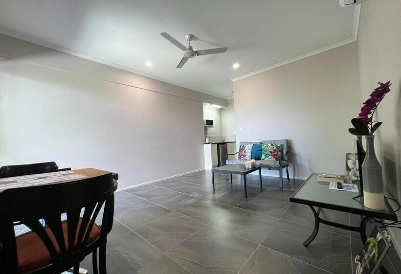 تختخواب و صبحانه The Orchid Suite   Apartment In Cooktown