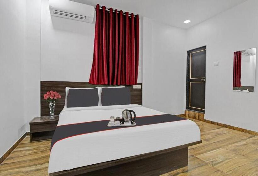 Collection O Hotel Sairaj Lodging & Boarding