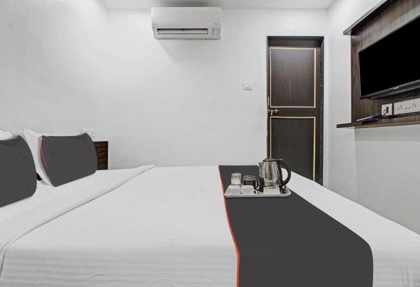 Collection O Hotel Sairaj Lodging & Boarding