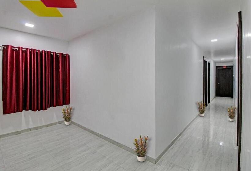 Collection O Hotel Sairaj Lodging & Boarding