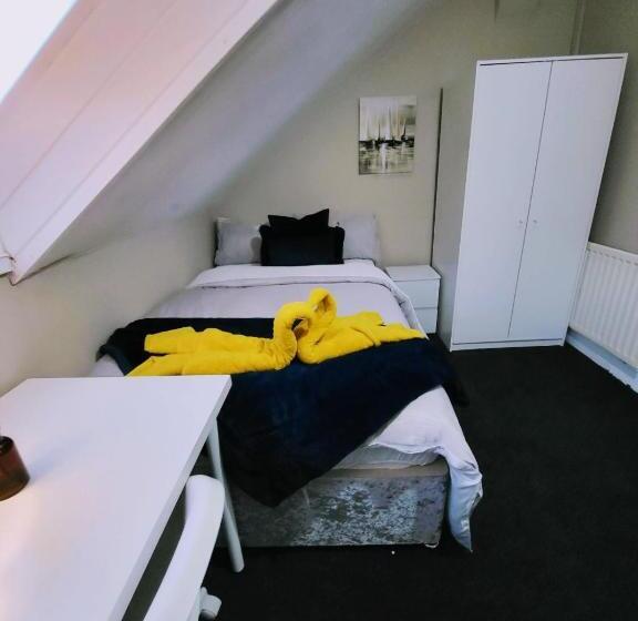 Easy Living Nottingham Burns Street