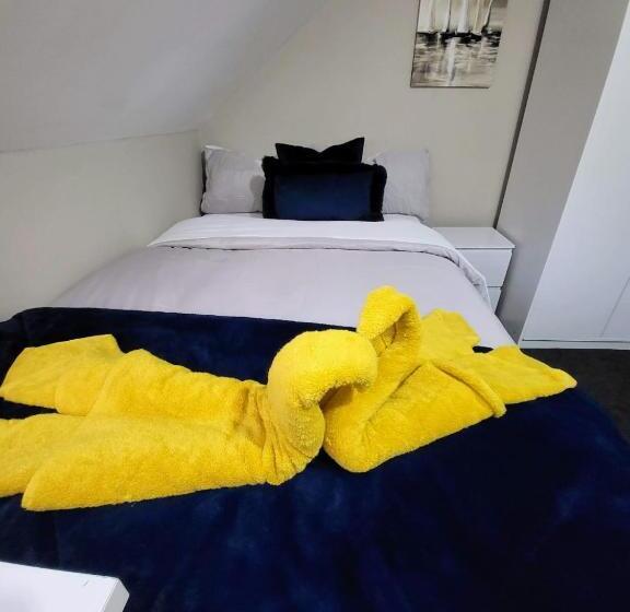 Easy Living Nottingham Burns Street