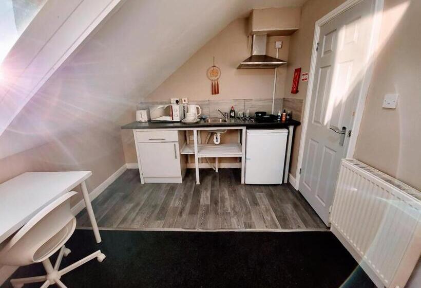 Easy Living Nottingham Burns Street