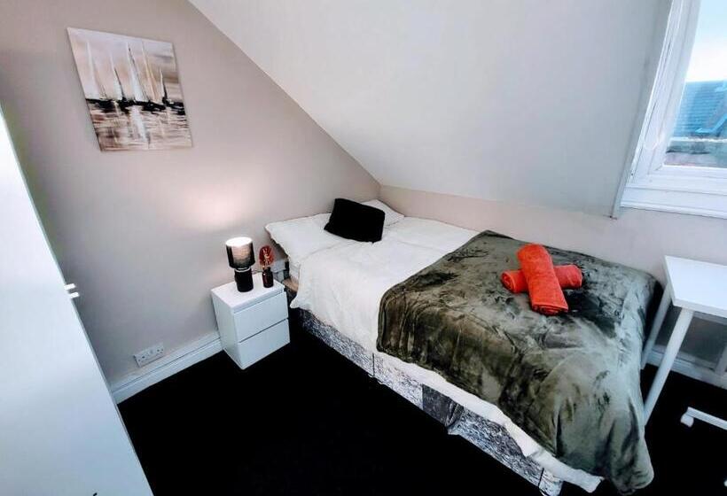 Easy Living Nottingham Burns Street