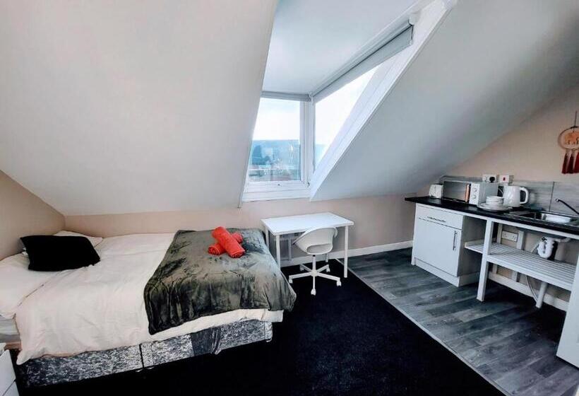 Easy Living Nottingham Burns Street