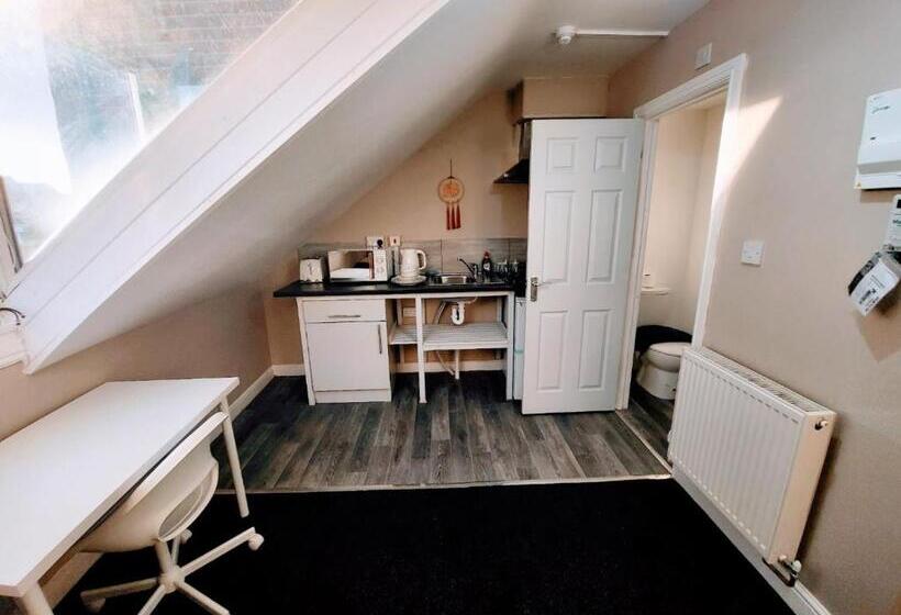 Easy Living Nottingham   Burns Street