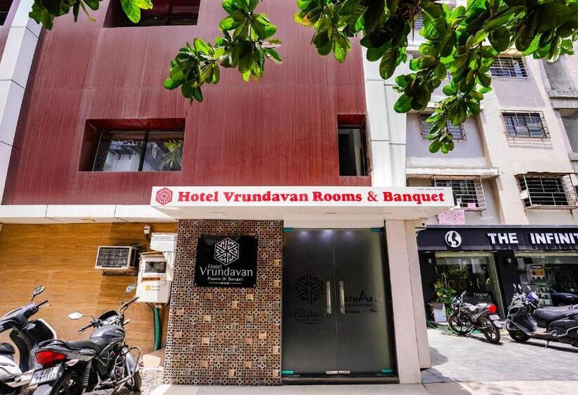 Fabhotel Vrundavan, Athwa