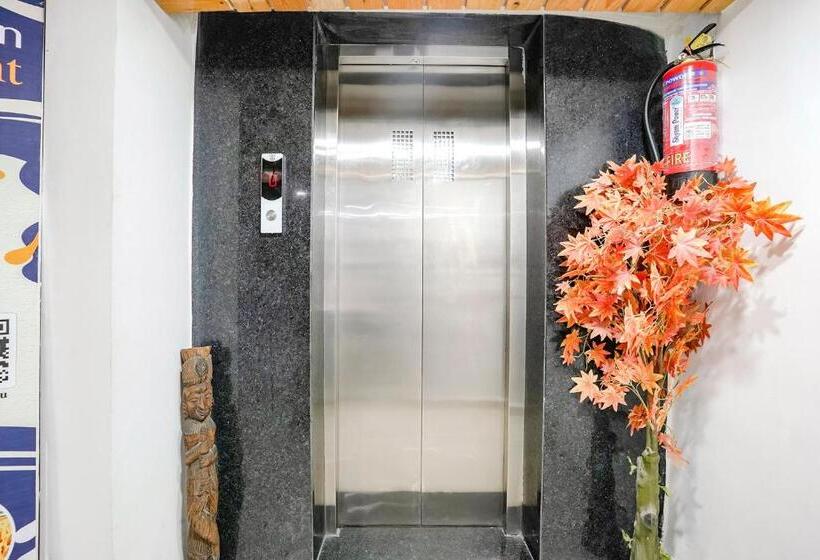 Fabhotel Vrundavan, Athwa