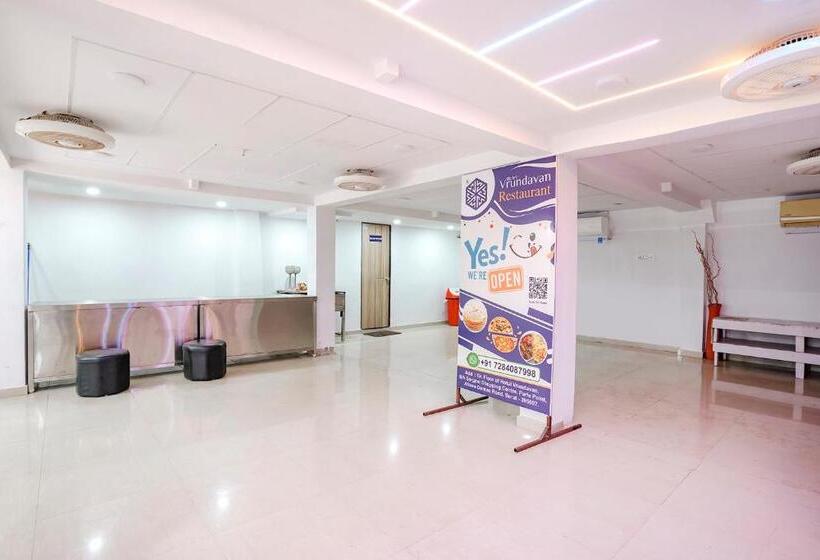 Fabhotel Vrundavan, Athwa