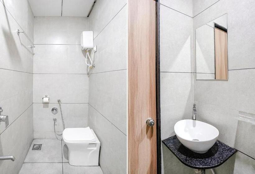 Fabhotel Vrundavan, Athwa