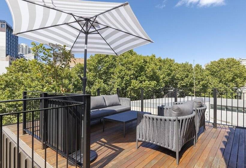 هتل 202 Elizabeth