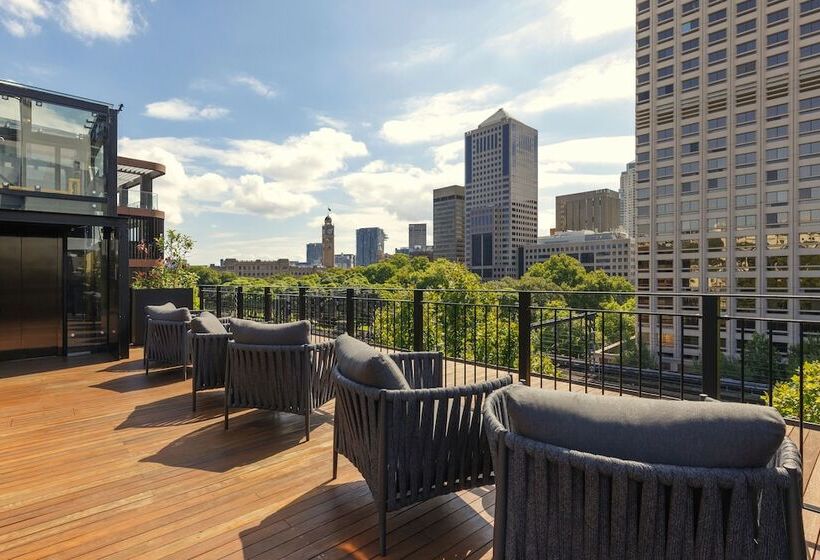 هتل 202 Elizabeth