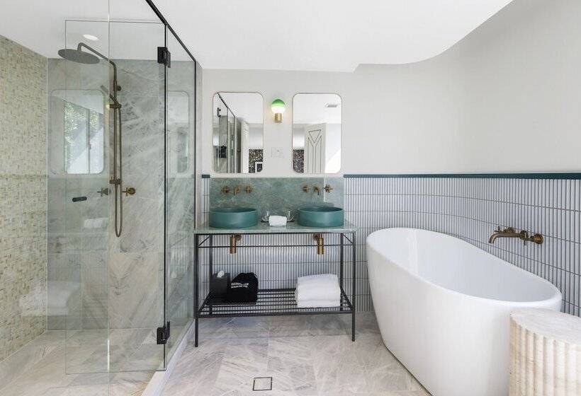 هتل 202 Elizabeth