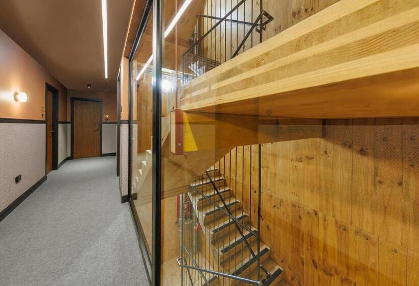 هتل 202 Elizabeth