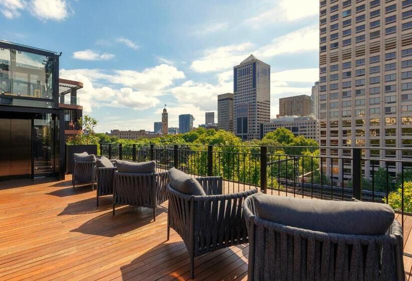 هتل 202 Elizabeth