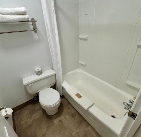 Отель Anavada Inn & Suites Grande Prairie