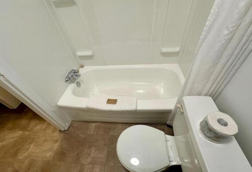 Отель Anavada Inn & Suites Grande Prairie