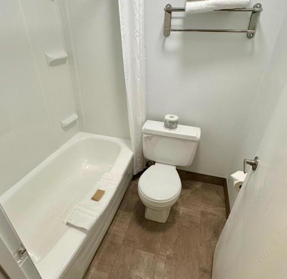 Отель Anavada Inn & Suites Grande Prairie