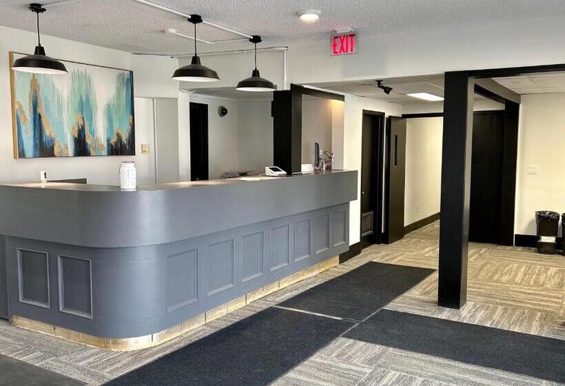 Отель Anavada Inn & Suites Grande Prairie