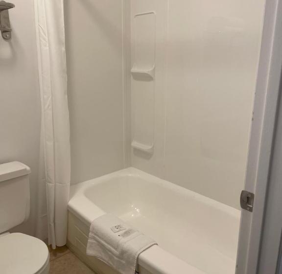 فندق Anavada Inn & Suites   Grande Prairie