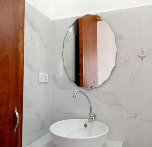 فندق __aplaridel Inn Suites__