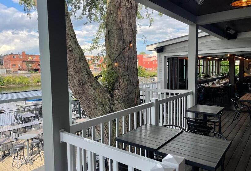 فندق Auberge Des Cantons