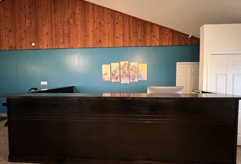 Отель Bass Inn   Choke Canyon National Park