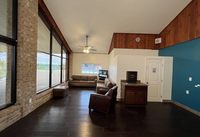 Отель Bass Inn   Choke Canyon National Park