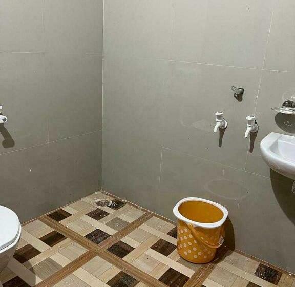 בית מלון כפרי Capital O 89011 The Awadh Residency