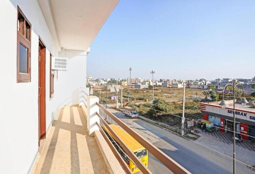 בית מלון כפרי The Royal Fern