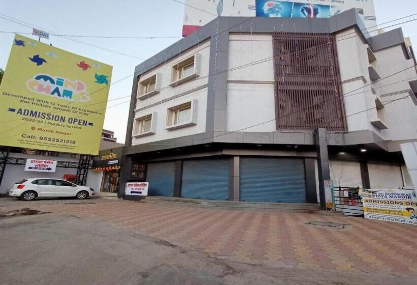 בית מלון כפרי Dwarka Palace