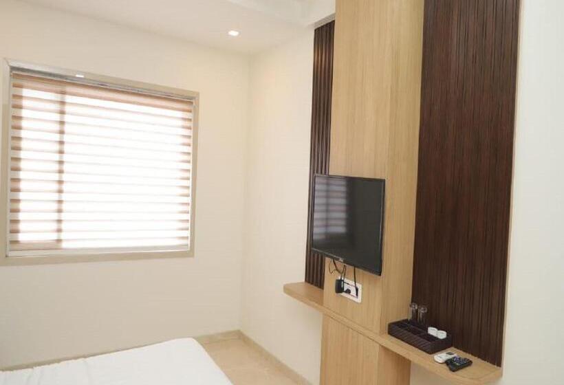 בית מלון כפרי Dwarka Palace