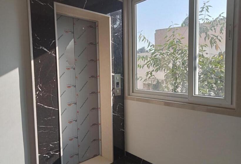 בית מלון כפרי Dwarka Palace