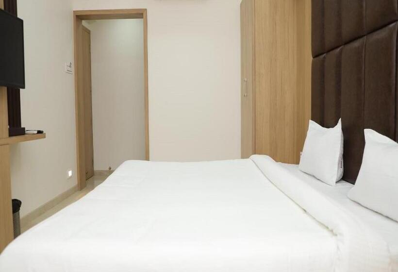 בית מלון כפרי Dwarka Palace