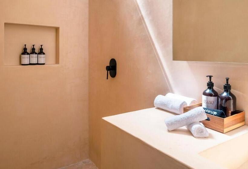 هتل Faisano Nomadas