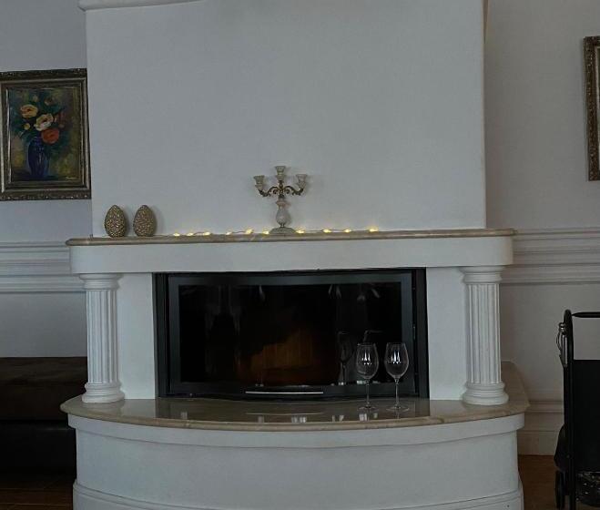 בית מלון כפרי Galeria Pezinska Baba